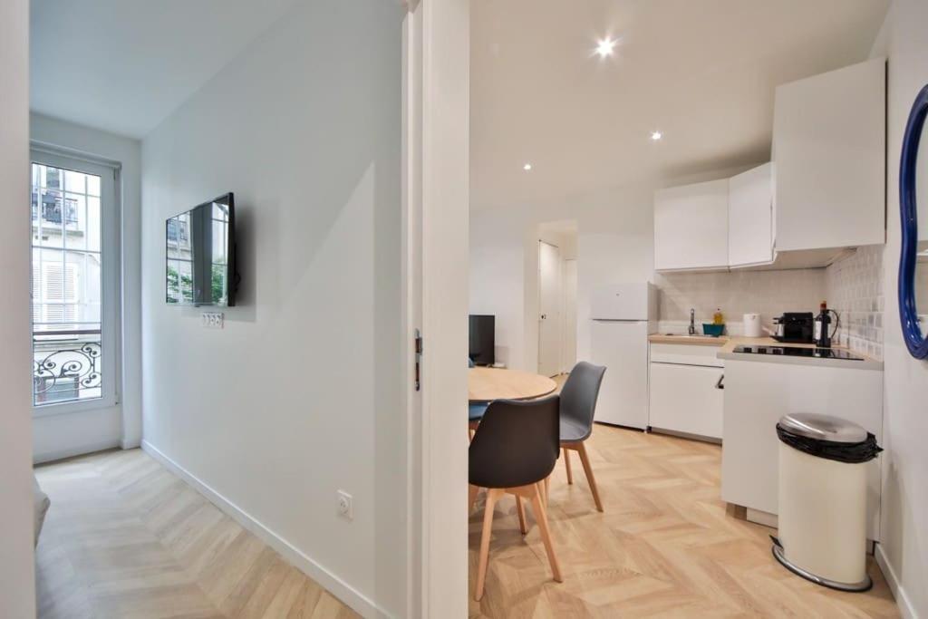 Apartment De Charme Proche Du Canal Saint-martin Paris